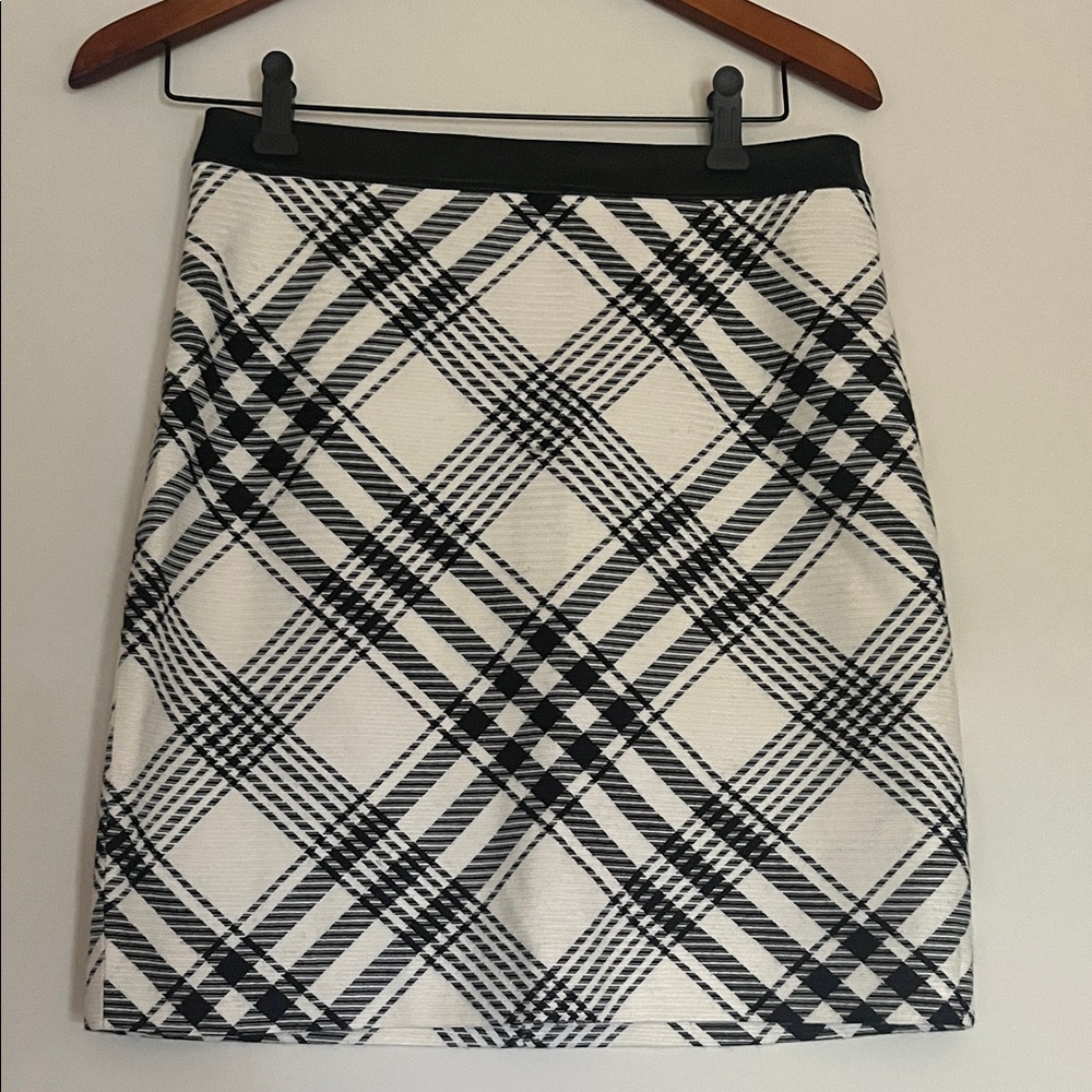 White House Black Market Monochrome Checkered Pencil Skirt